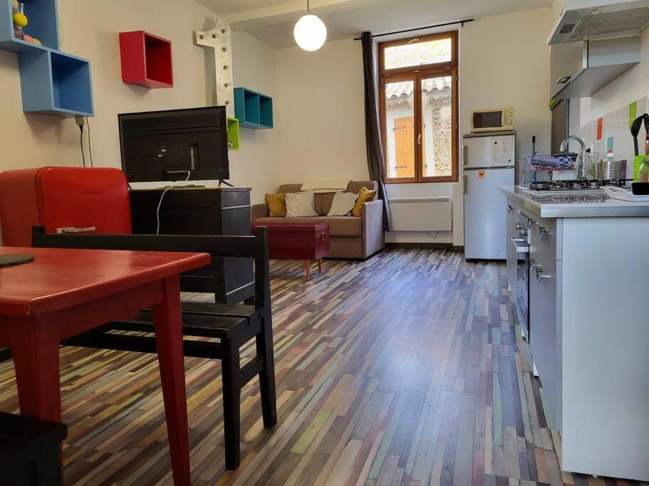 T2 Centre Village "Chez Clothilde" Remoulins Bagian luar foto